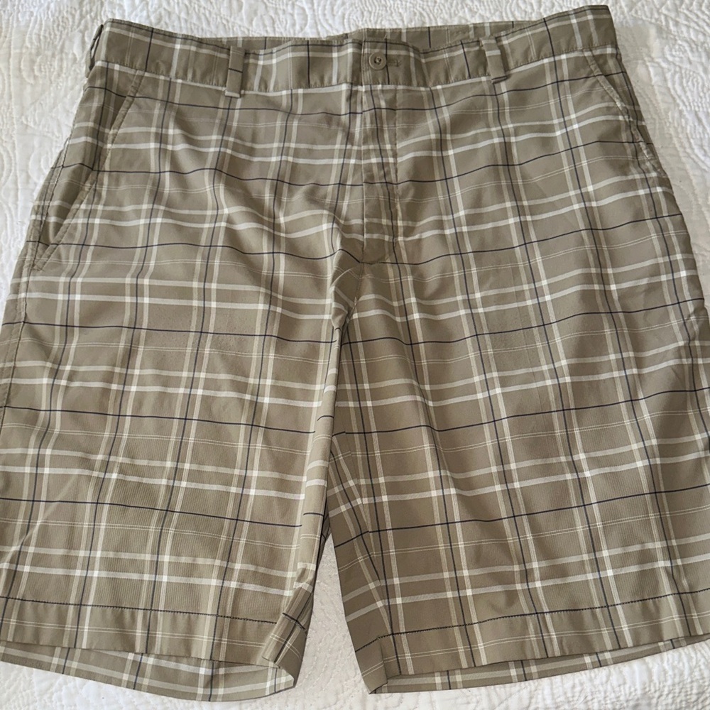 Nike Men's Beige Plaid Flat Front Shorts